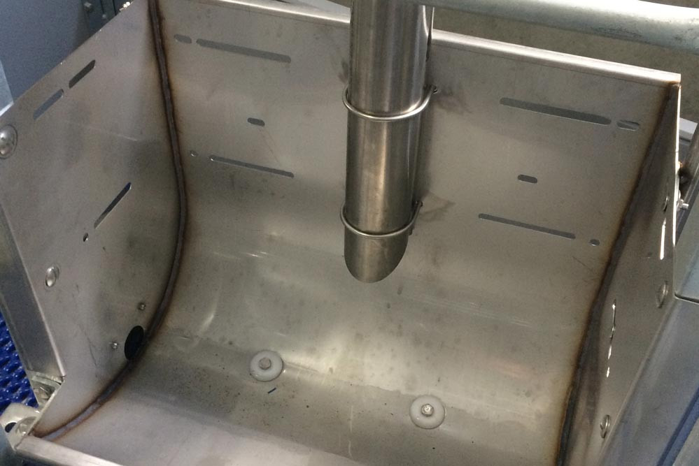 Feed and water control