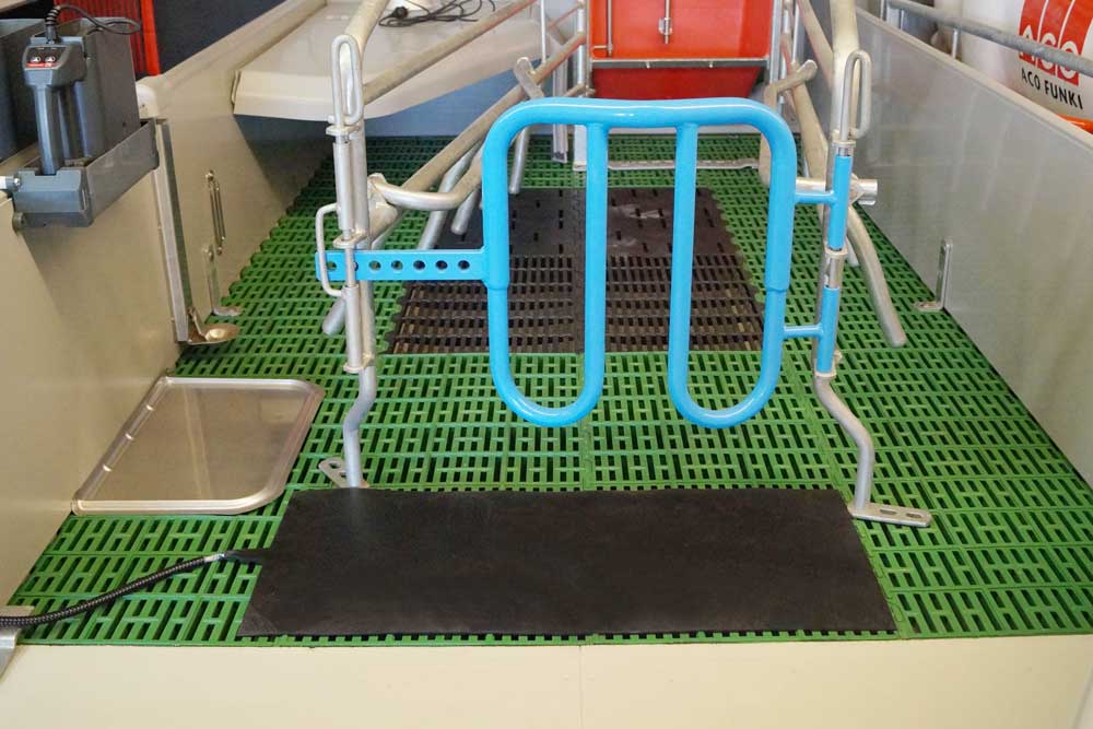 Heating rubber mat